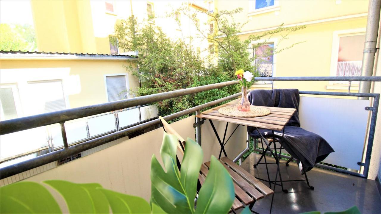 Homie Stay Schiestlstrasse - Moderne Altbauapartments, Nahe Stadtzentrum & Weinberge Вюрцбург Экстерьер фото